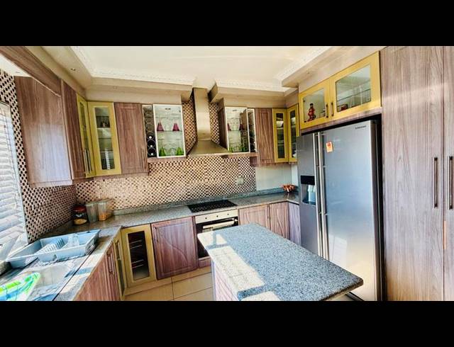 5 BEDROOM HOUSE FOR SALE IN MOBENI HEIGHTS